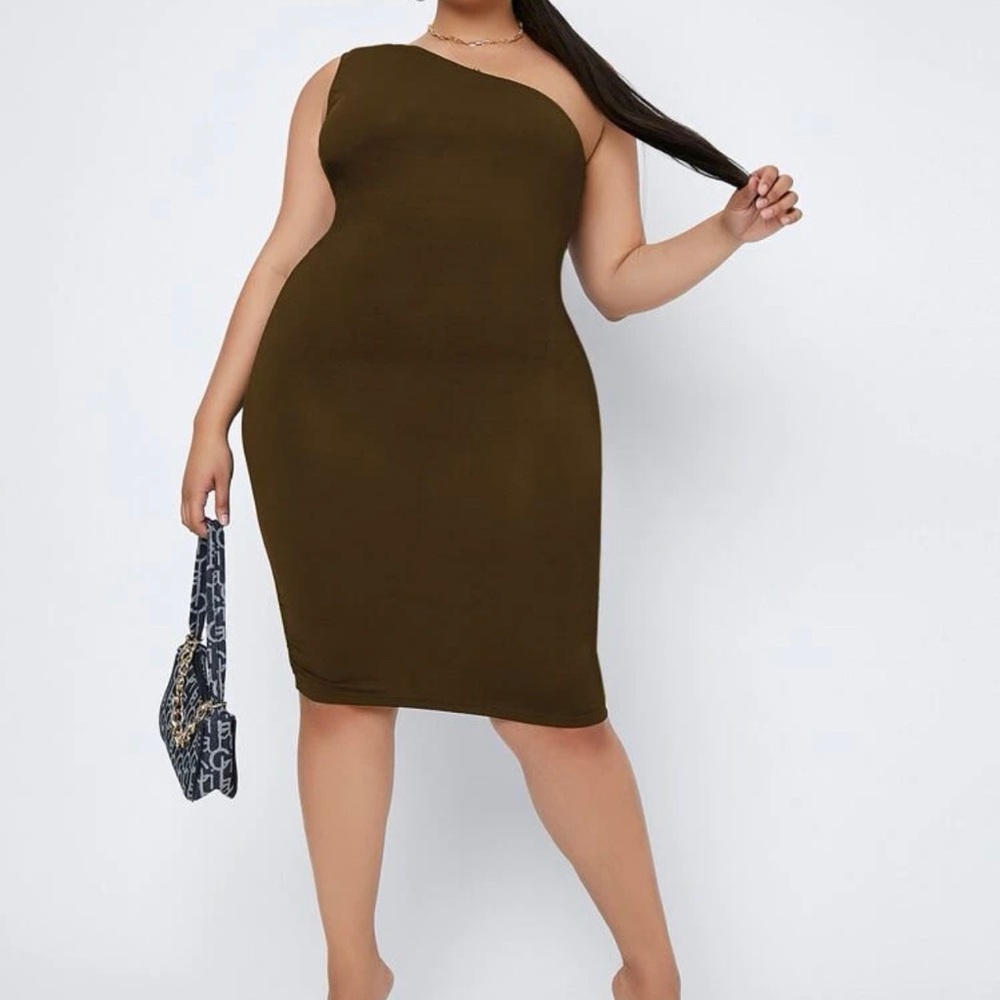 One shoulder solid dress